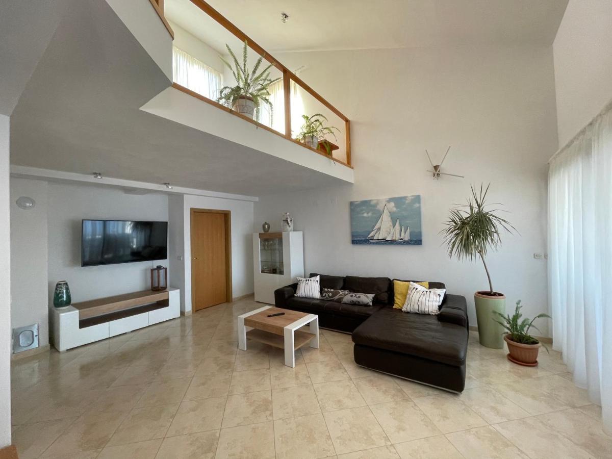 Luce Apartment Кали Екстериор снимка